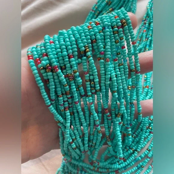 Stunning turquoise beaded necklace - Picture 2 of 3
